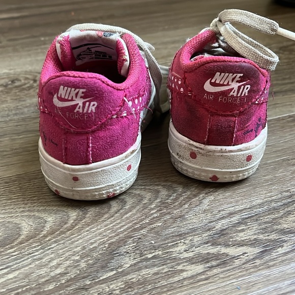 Nikes 3/4 Minnie Mouse Custom - Picture 4 of 6